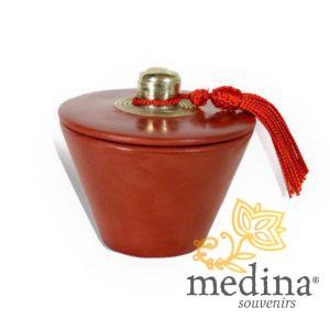 Boite conique tadelakt rouge brique et son pompon de soie