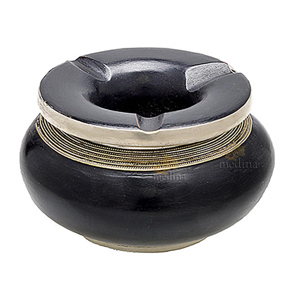 Cendrier marocain tadelakt design noir, cendrier fait main incrusté et cerclé de métal poli inoxydable et metal brossé torsadé