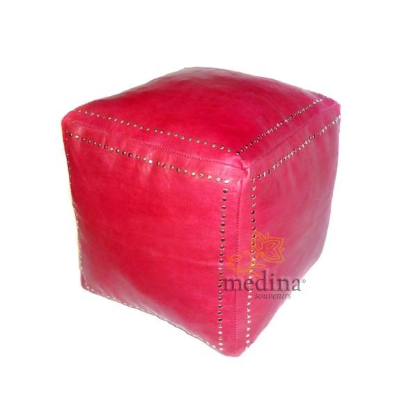 Pouf carré rouge en cuir boutons argent