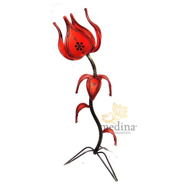 Lampe fleur en fer forgé et peau rouge