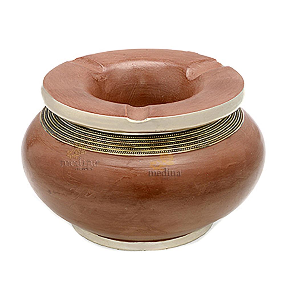 Cendrier marocain tadelakt design caramel, cendrier fait main incrusté et cerclé de métal poli et metal brossé torsadé