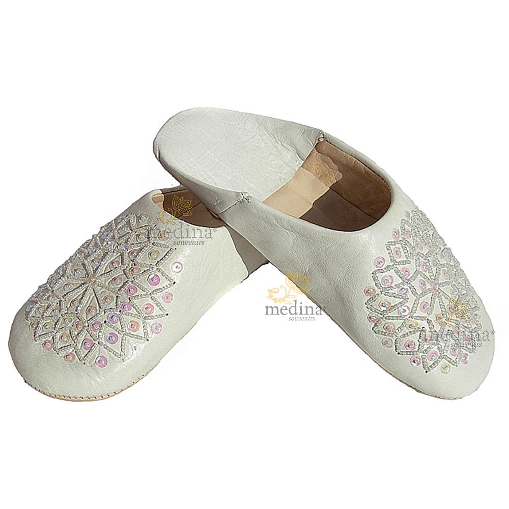 Babouche paillettes brodées, babouche Femme modele Galia blanche, babouches a bout rond cousues main, chaussons en cuir veritabl