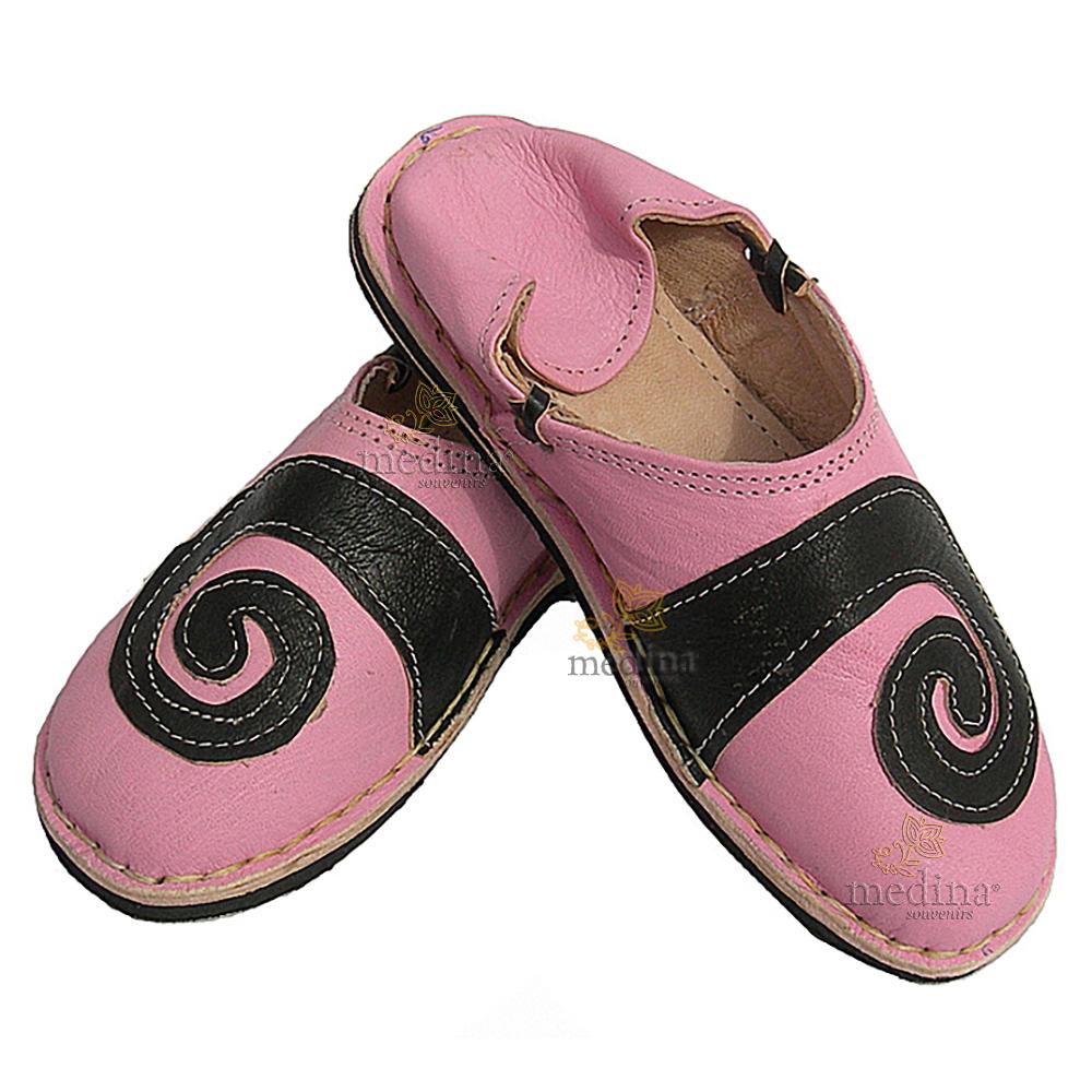 Babouche berbere design spirale Rose et Noir, chaussons ou pantoufles robustes et colorés au design atypique