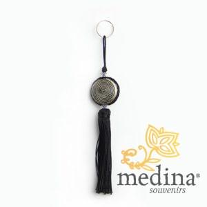 Porte cles Shems, porte cle en métal gravé et pompon en soie Noir