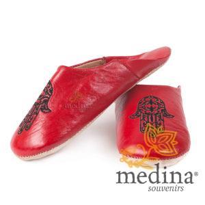 Babouche marocaine main de Fatima rouge
