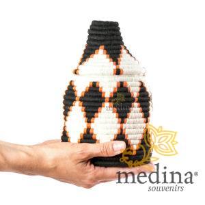 Boite vintage 9 cousue et tissée au fil de laine dans les tons noir et blanc