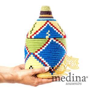 Boite vintage 21 cousue et tissée au fil de laine dans les tons jaune et bleu