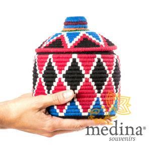 Boite vintage 24 cousue et tissée au fil de laine dans les tons rouge, noir et bleu