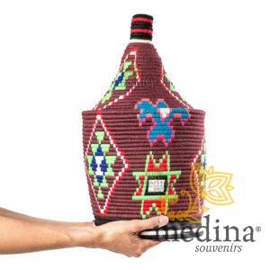 Grande boite vintage 43 cousue et tissée au fil de laine bordeaux avec des formes multicolores