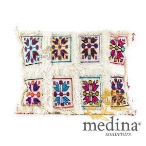 Coussin rectangulaire vintage blanc tissé à la main et broderies multicolores