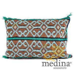 Coussin vintage couleur vert, taupe et blanc, coussin rectangulaire tissé et brodé à la main