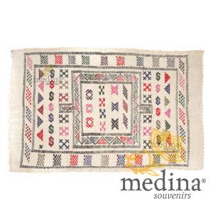 Tapis vintage fait main, tapis berbère aux motifs ethniques sur fond crème