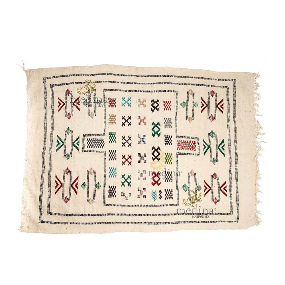 Tapis vintage fait main, tapis berbère aux motifs ethniques sur fond blanc